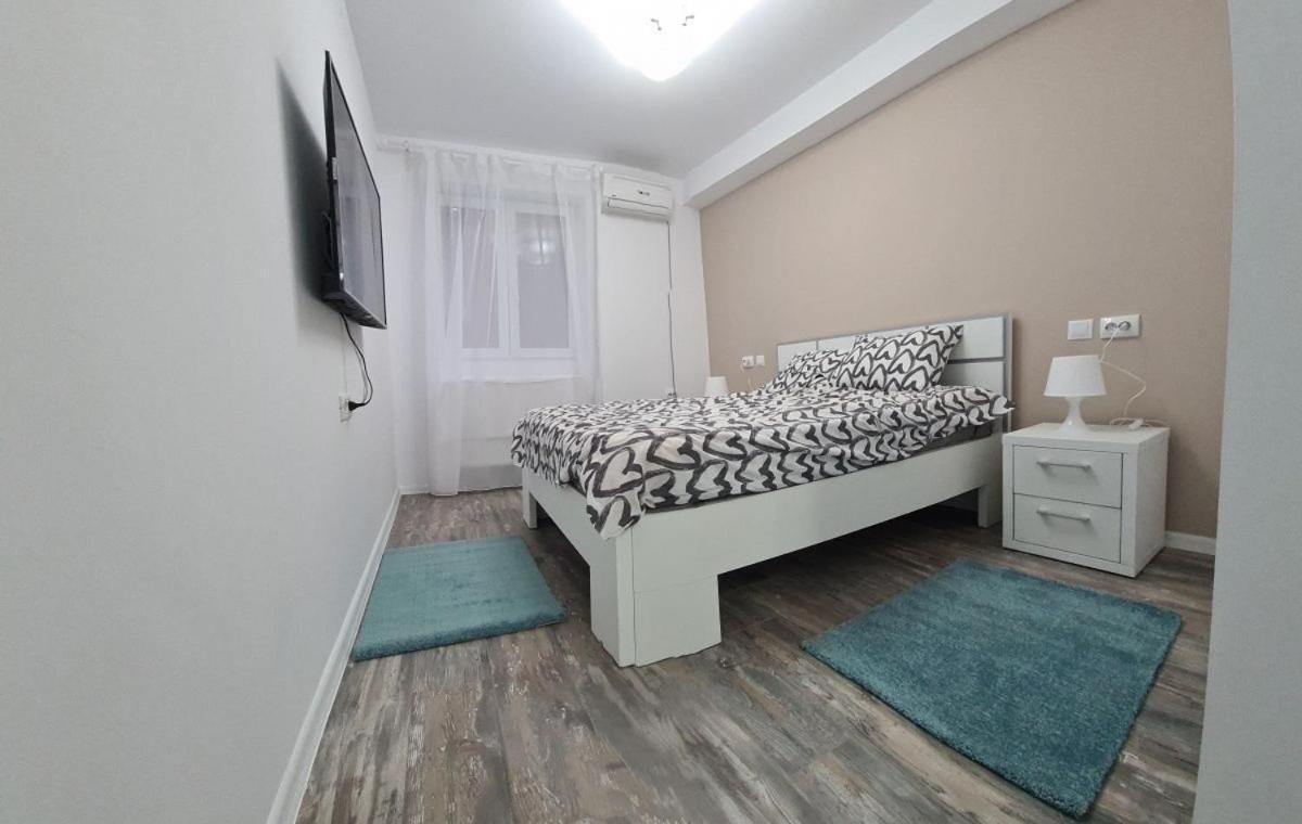 Ferienwohnung Apartament Terra Targoviste Exterior foto